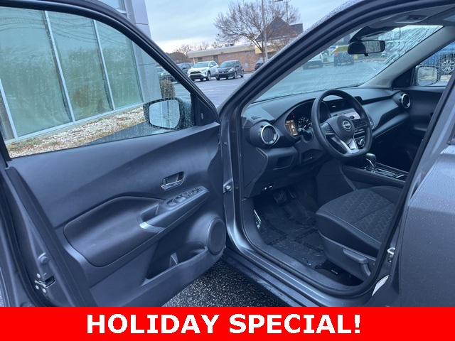 2023 Nissan Kicks SV photo 2