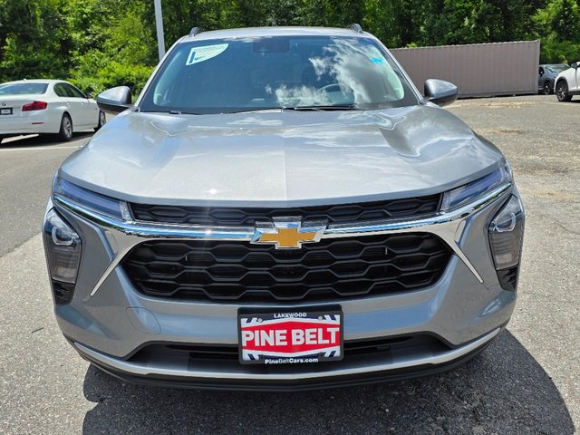2025 Chevrolet Trax LT photo 6