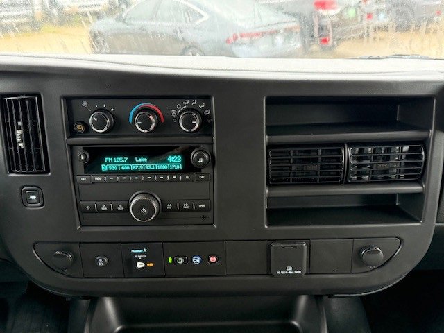 2025 Chevrolet Express Cargo 2500 photo 14