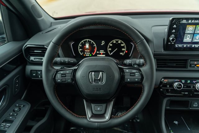 2025 Honda Pilot TrailSport photo 10