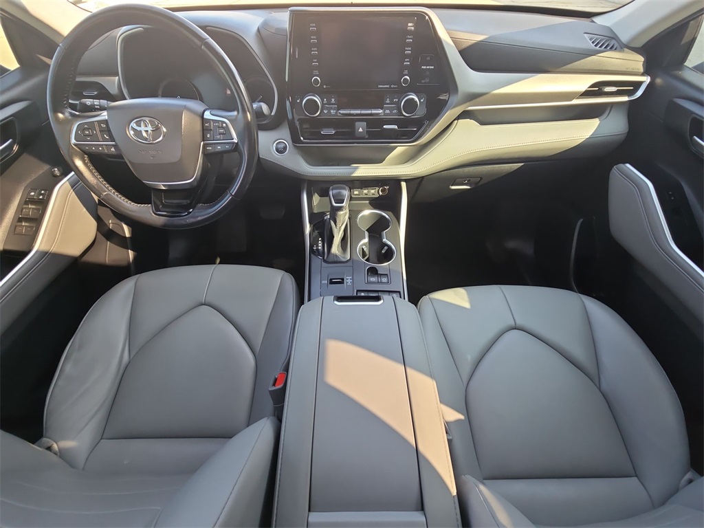 2020 Toyota Highlander XLE photo 25