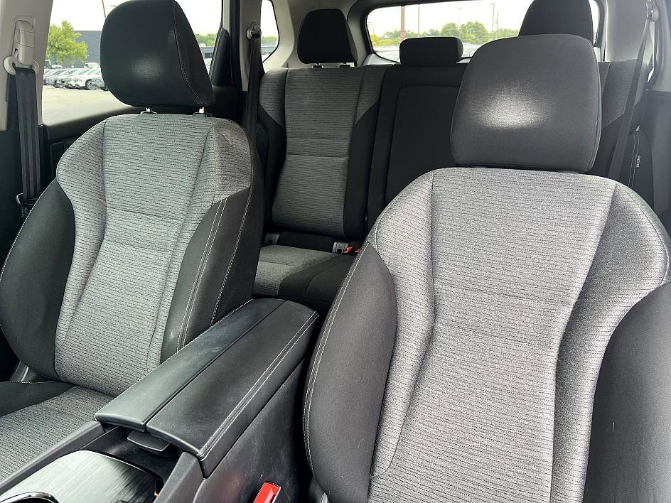 2021 Nissan Rogue SV photo 13