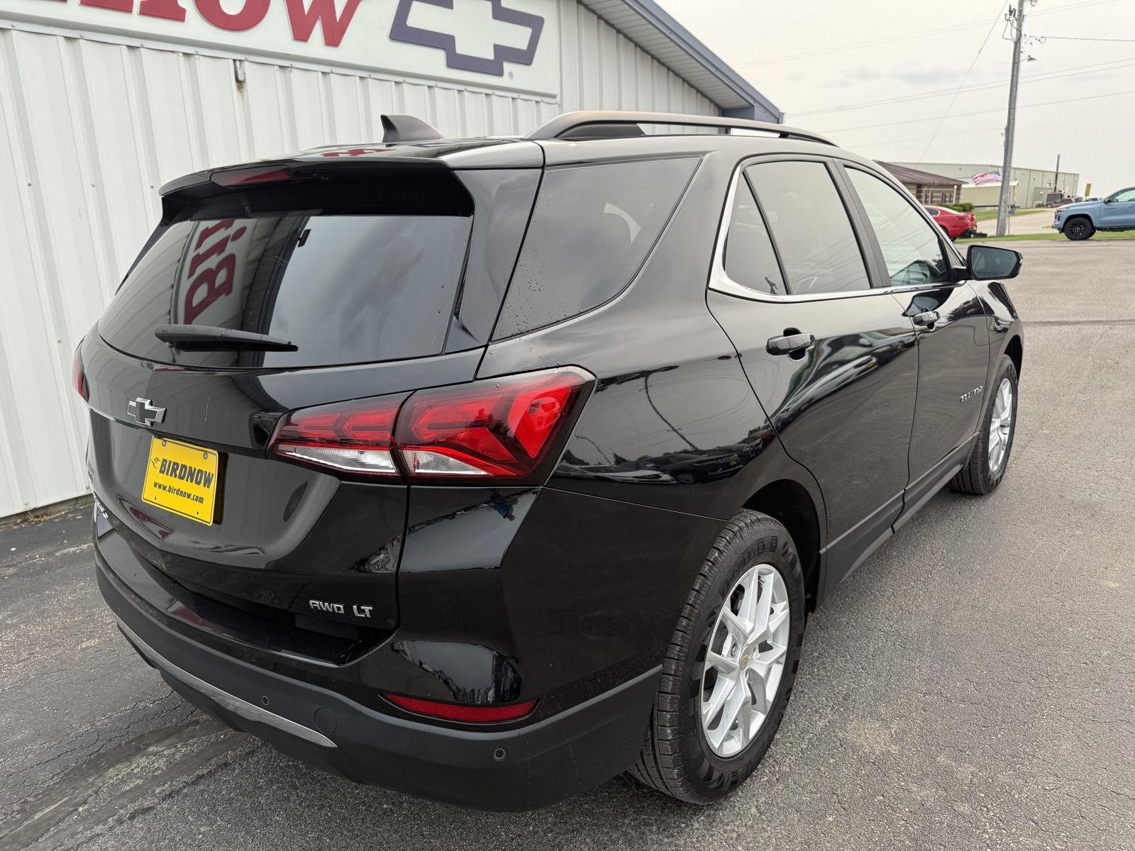 2022 Chevrolet Equinox LT photo 3