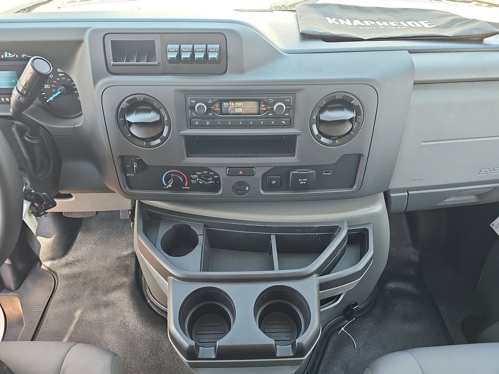 2025 Ford E-350 photo 16