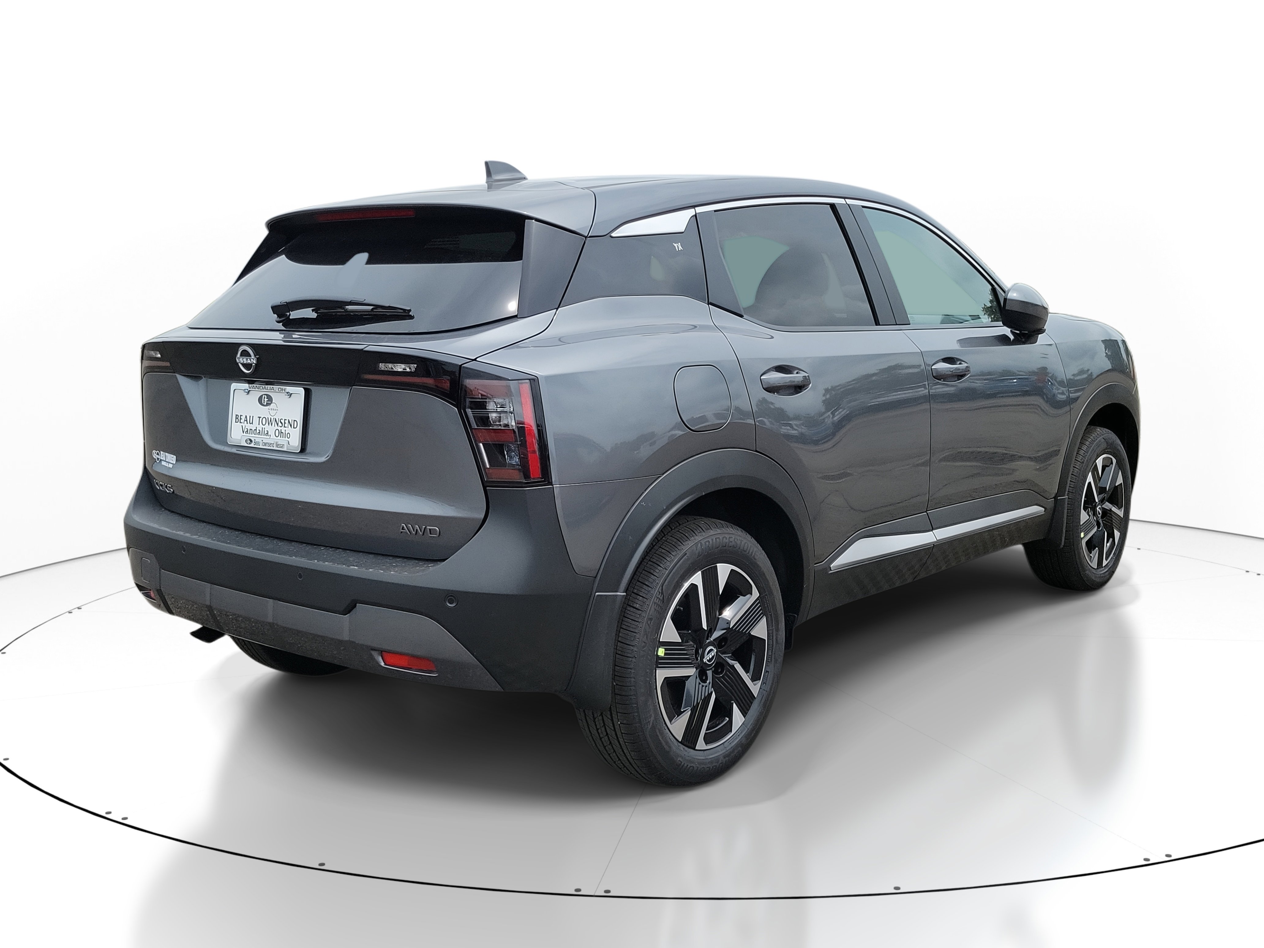 2025 Nissan Kicks SV photo 3