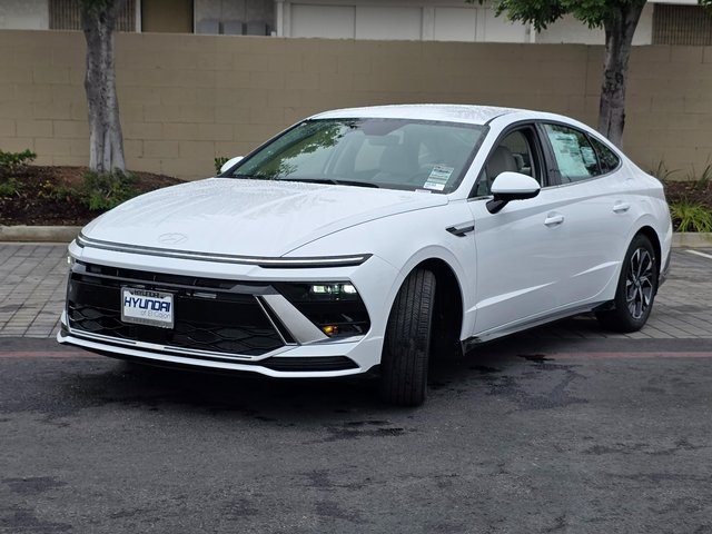 2025 Hyundai Sonata SEL photo 4