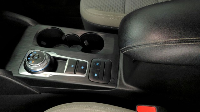 Used 2021 Agate Black Metallic Ford SE image 1