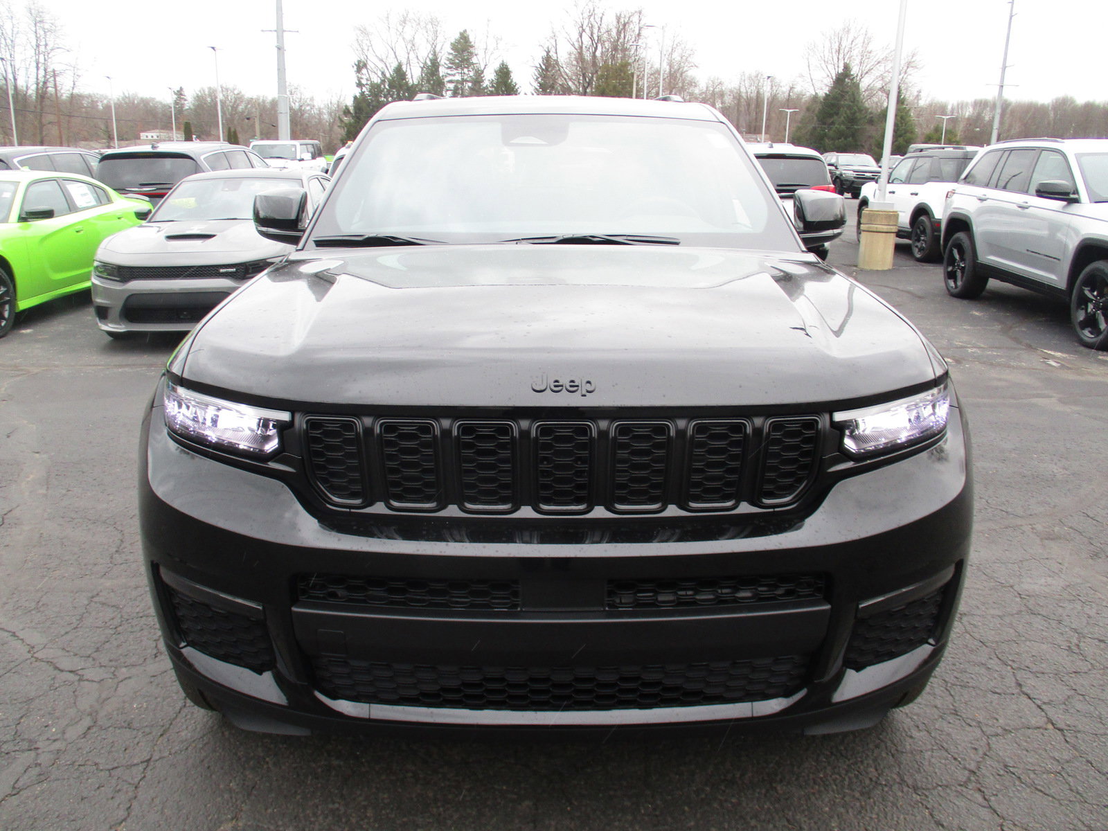 2025 Jeep Grand Cherokee L photo 4