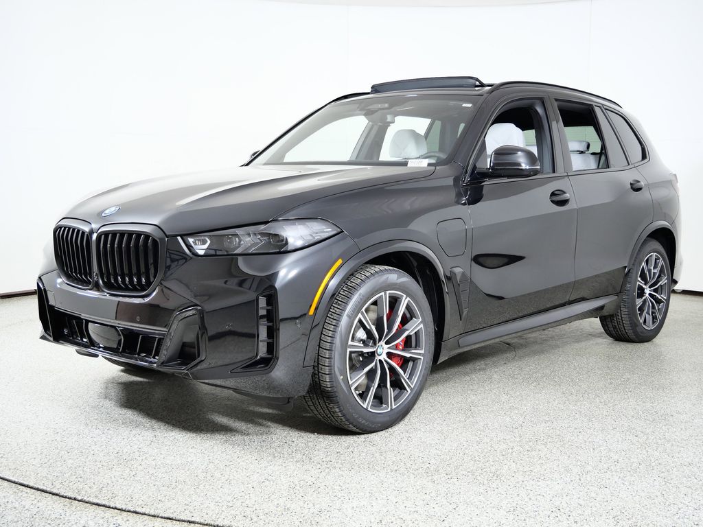 2026 BMW X5 50e's photo