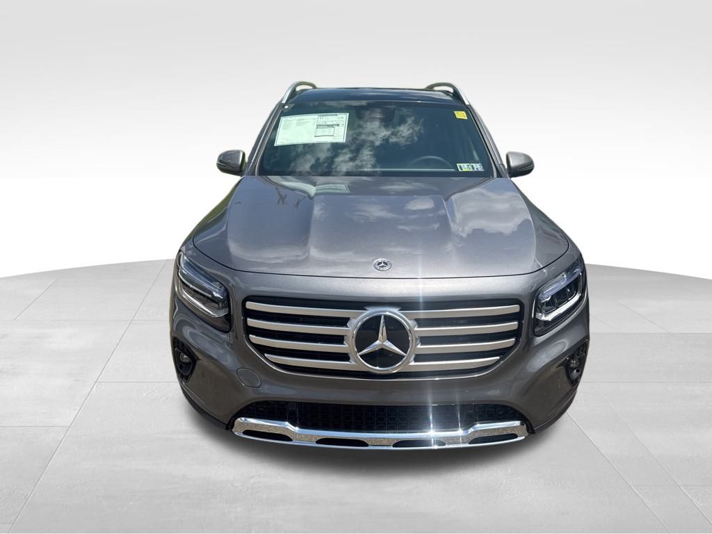 2025 Mercedes Benz GLB 250 4MATIC photo 2