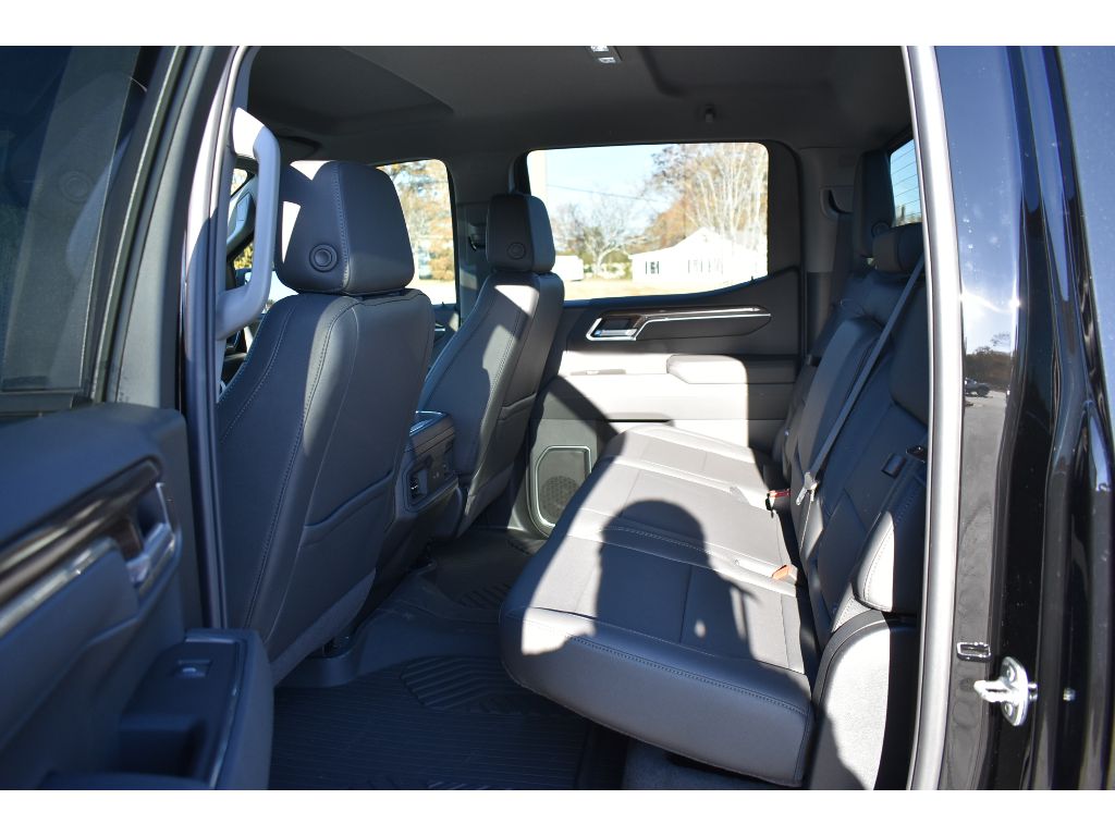 2025 Chevrolet Silverado 1500 RST photo 14