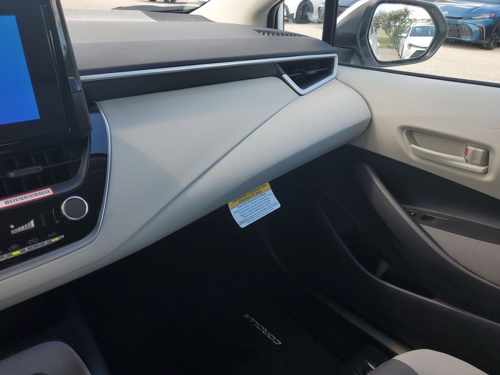 2025 Toyota Corolla LE photo 26