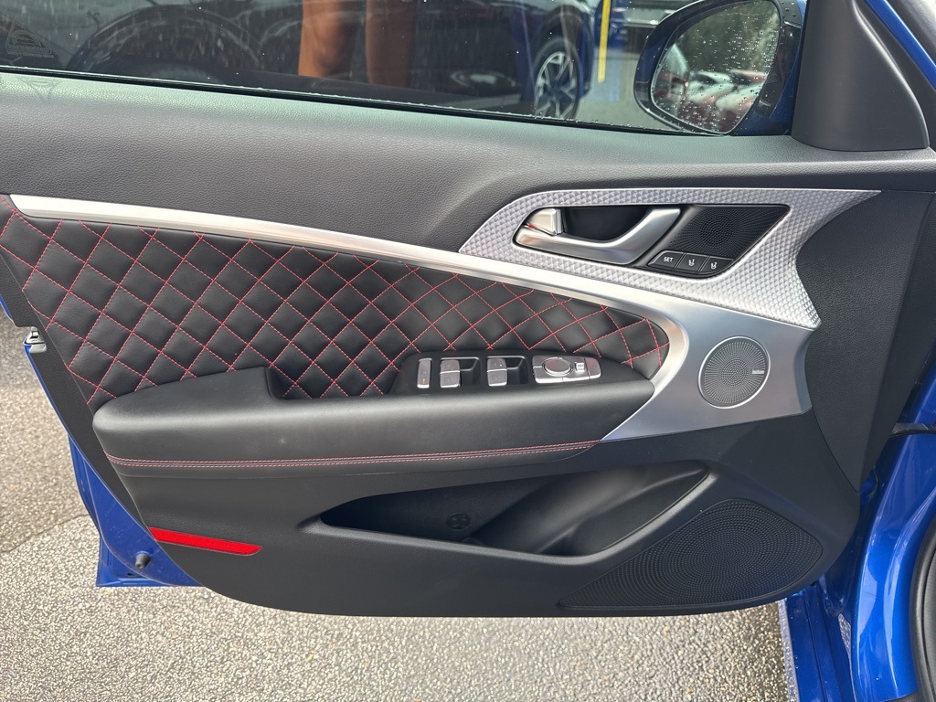 2022 Genesis G70 3.3T photo 13
