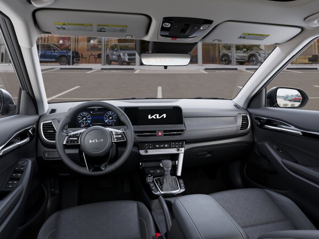 2025 Kia Seltos EX photo 13