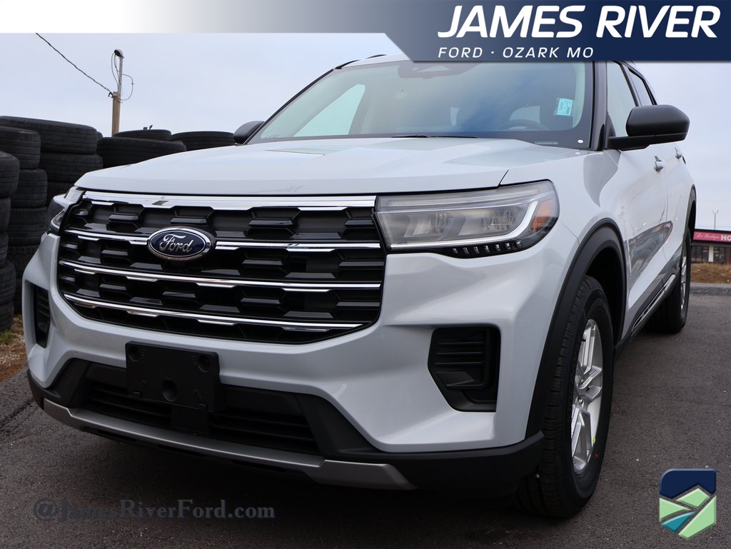 2026 Ford Explorer Active's photo