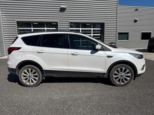 Used 2019 Ford Escape SEL with VIN 1FMCU0HD3KUB21461 for sale in Gainesville, FL