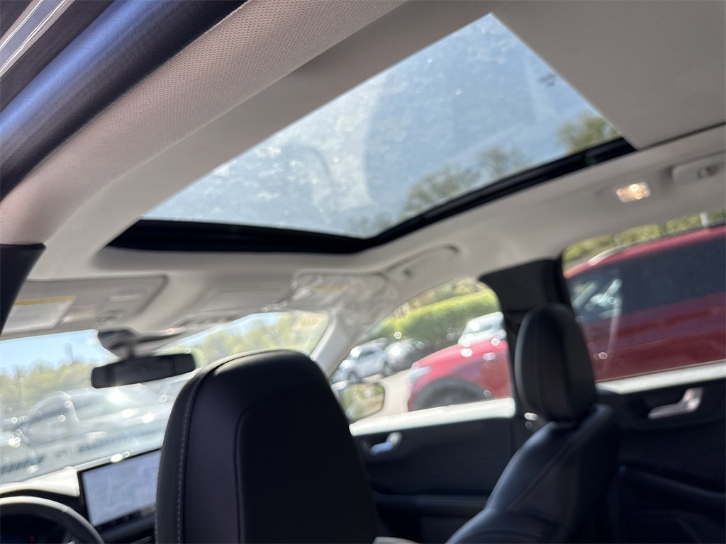 2024 Ford Escape Plug-In Hybrid photo 13