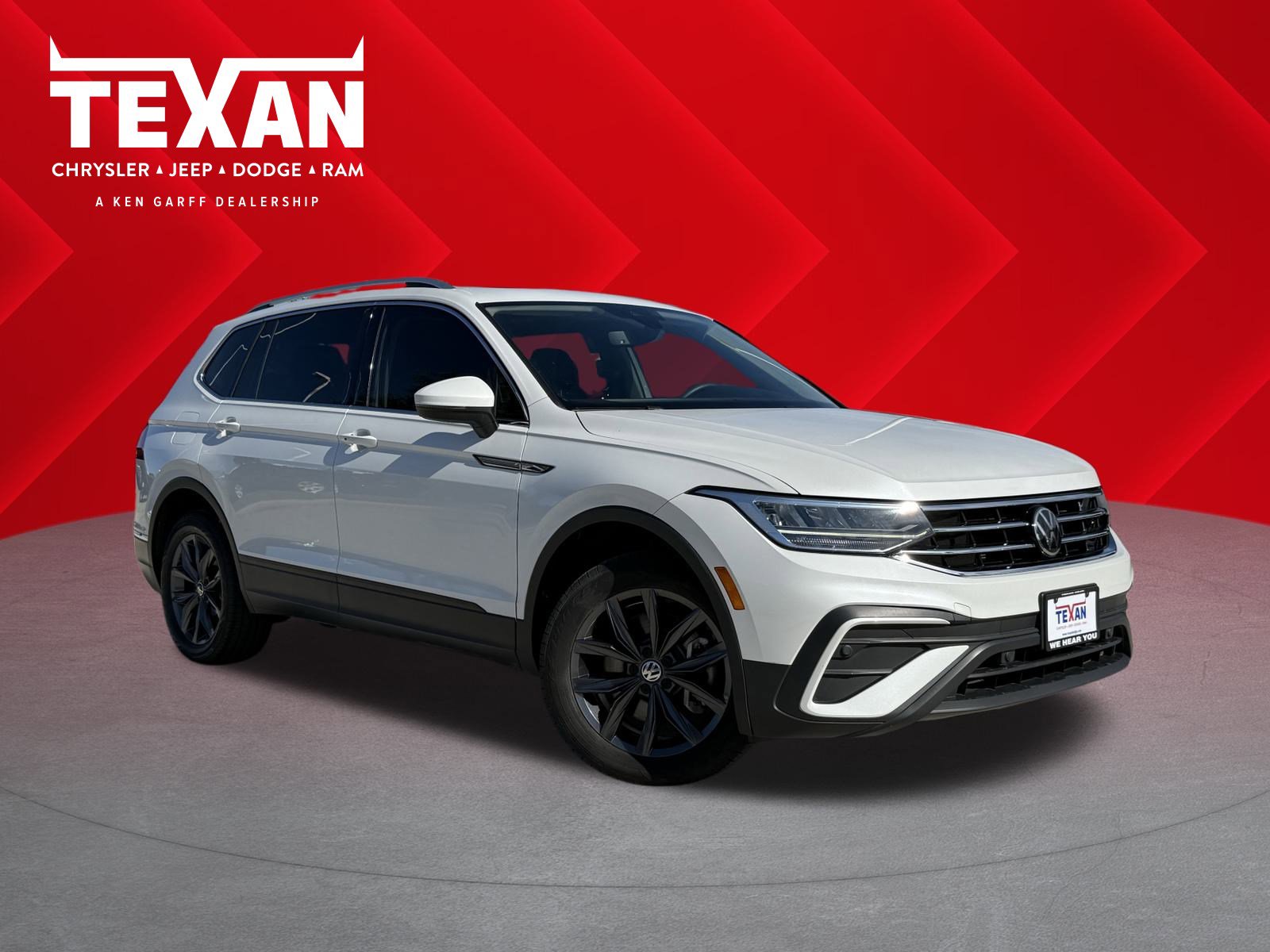 2023 Volkswagen Tiguan SE's photo