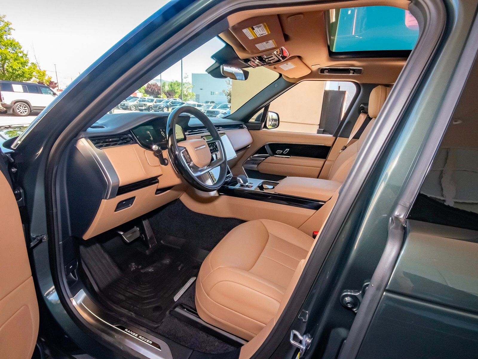 2025 Land Rover Range Rover SE photo 33