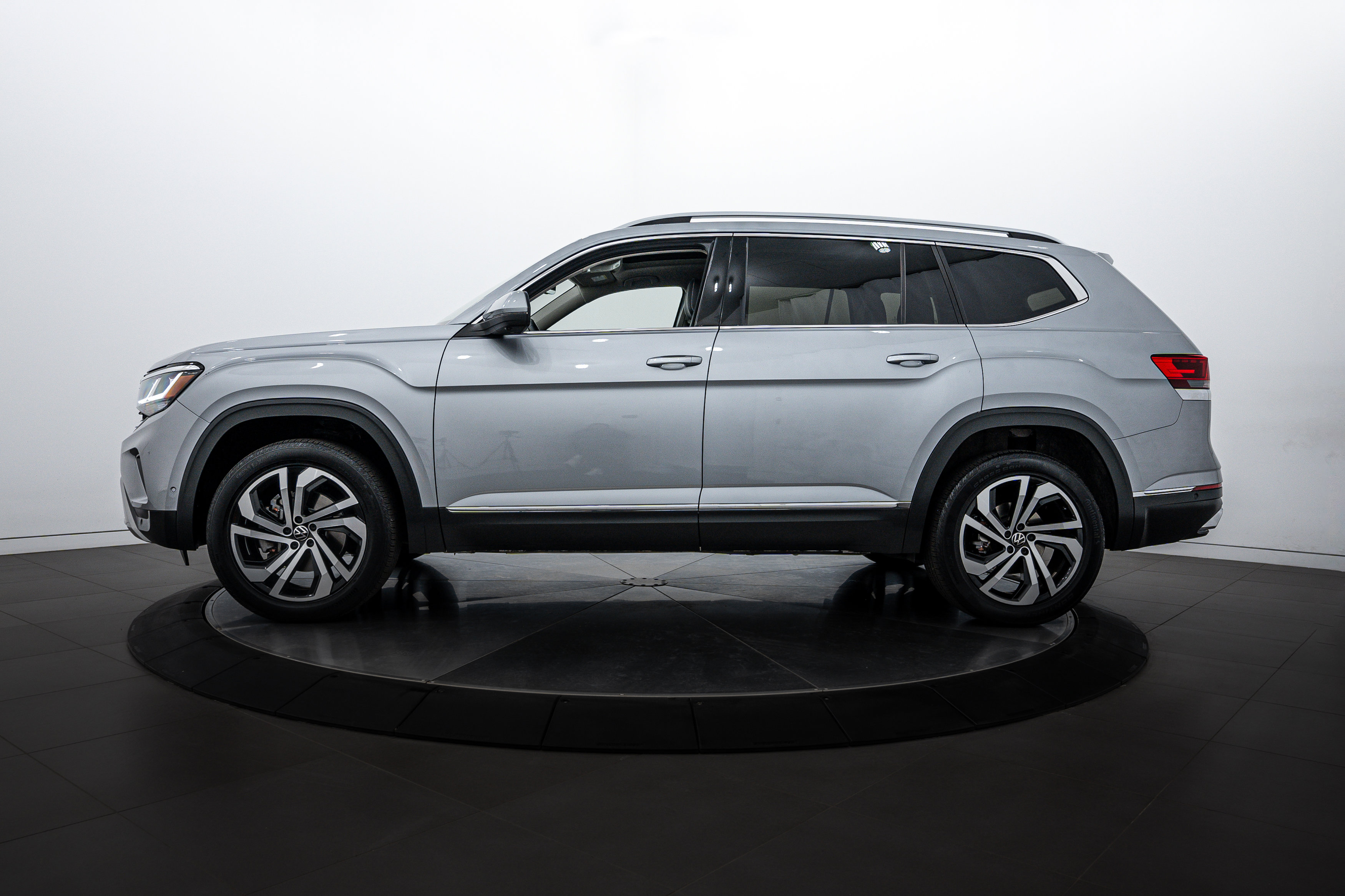 2021 Volkswagen Atlas V6 SEL Premium photo 4