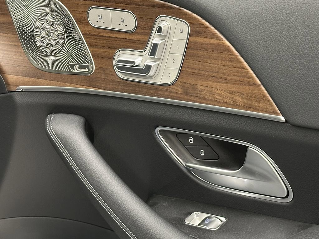 2026 Mercedes Benz GLS 450 4MATIC photo 18
