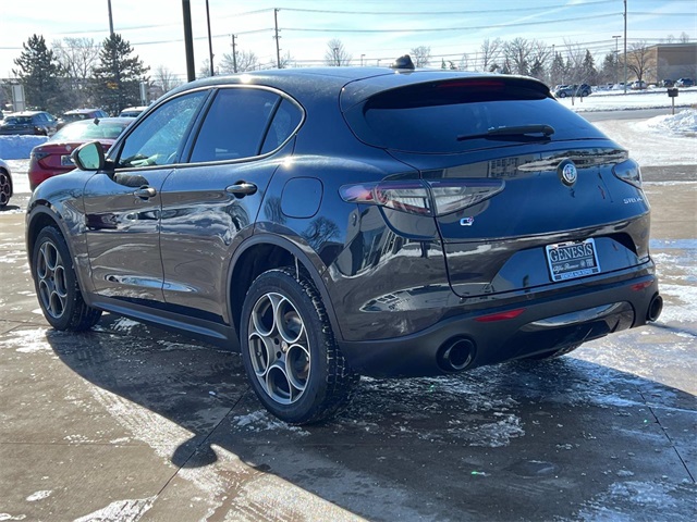 2025 Alfa Romeo Stelvio Sprint Base photo 4