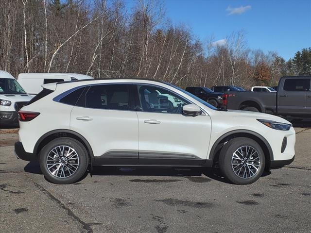 2025 Ford Escape Plug-In Hybrid photo 2