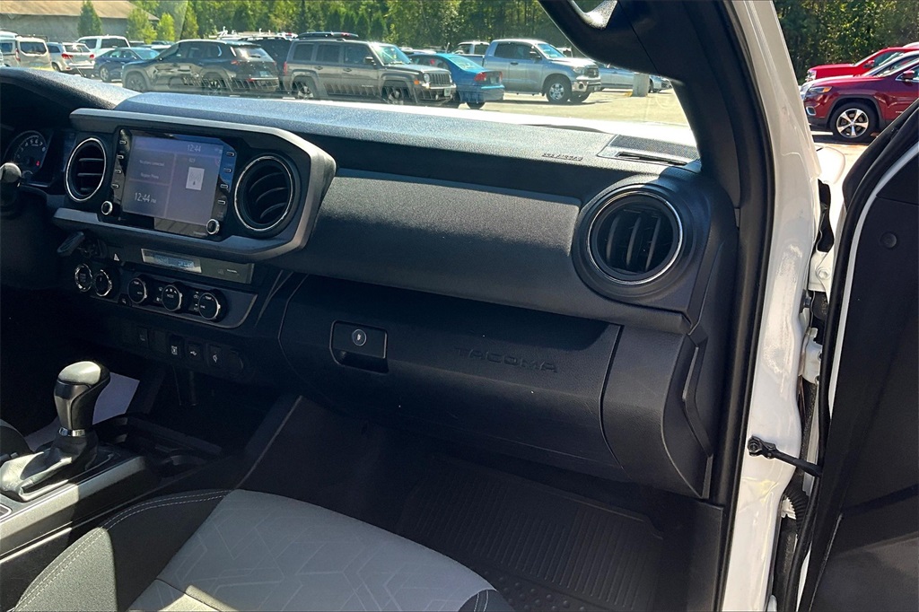 2023 Toyota Tacoma TRD Off-Road photo 13