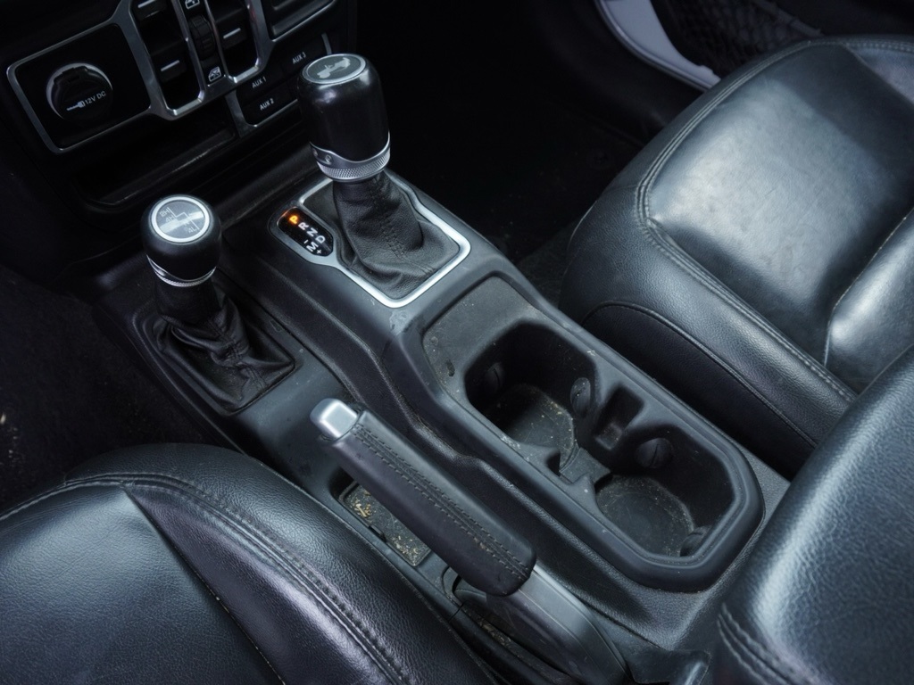 2021 Jeep Wrangler Sahara Altitude photo 16