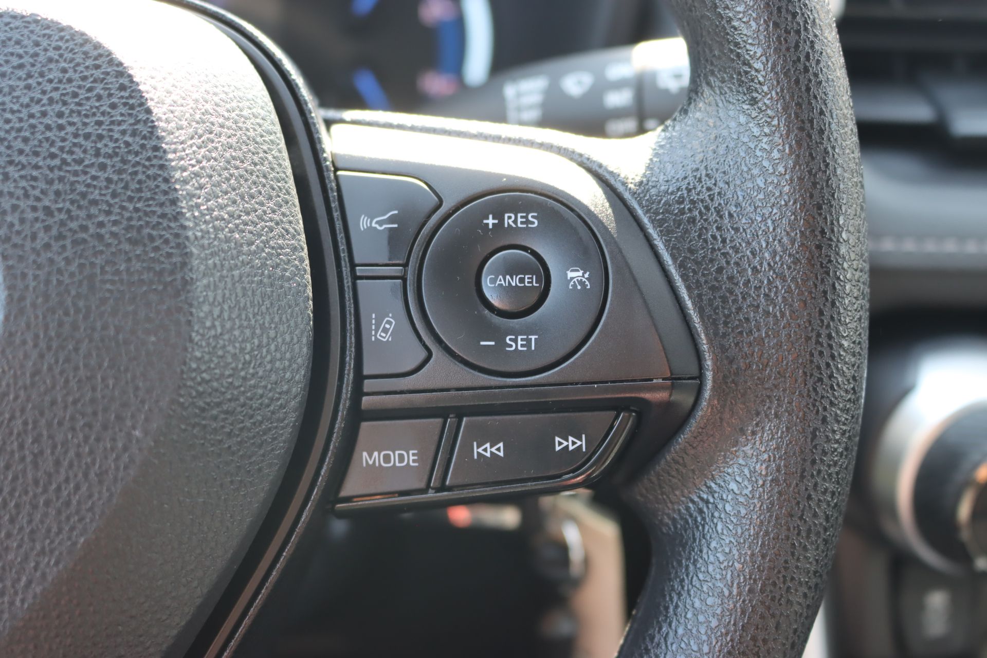 2024 Toyota RAV4 Hybrid LE photo 10