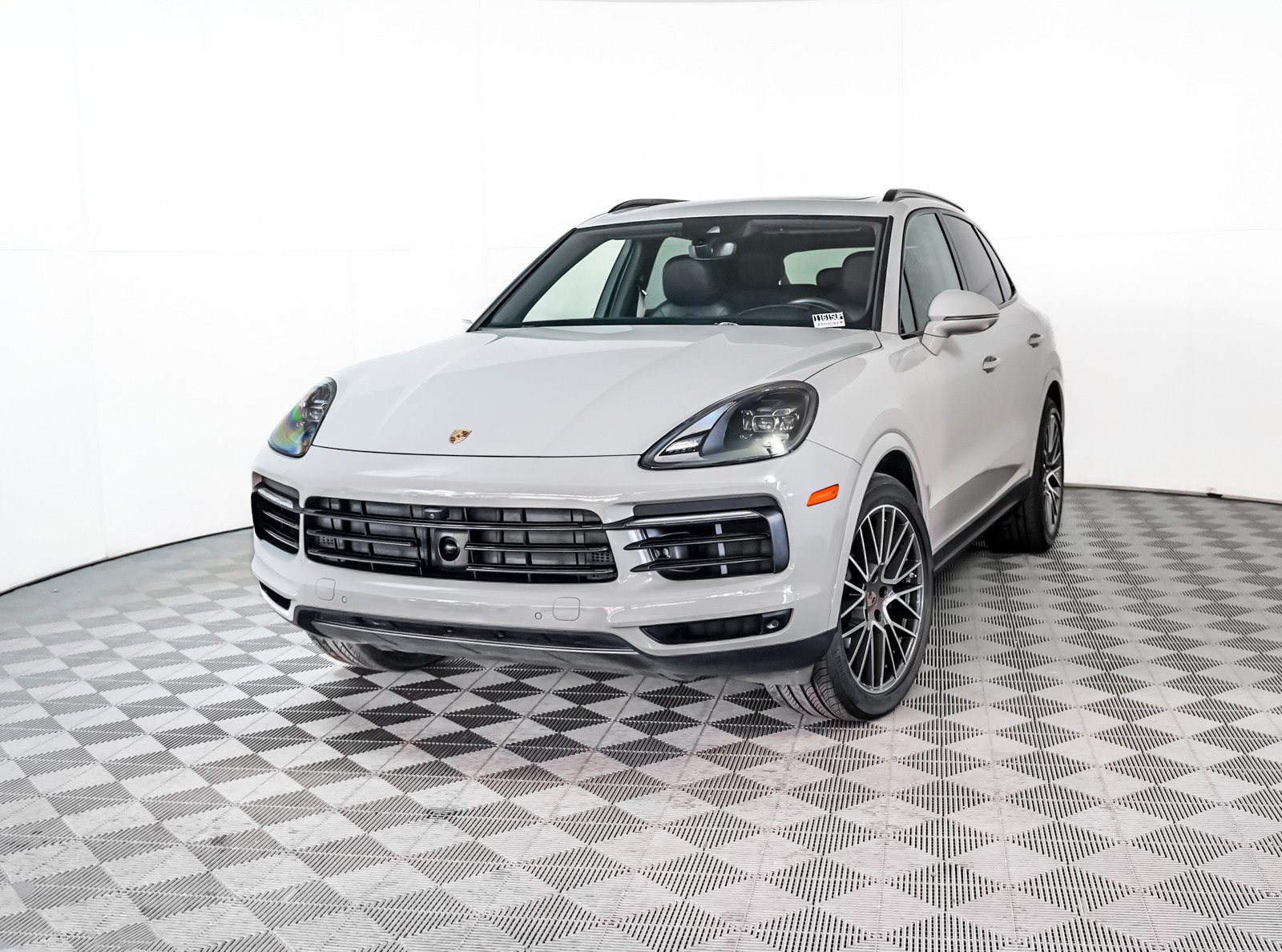 2022 Porsche Cayenne S's photo