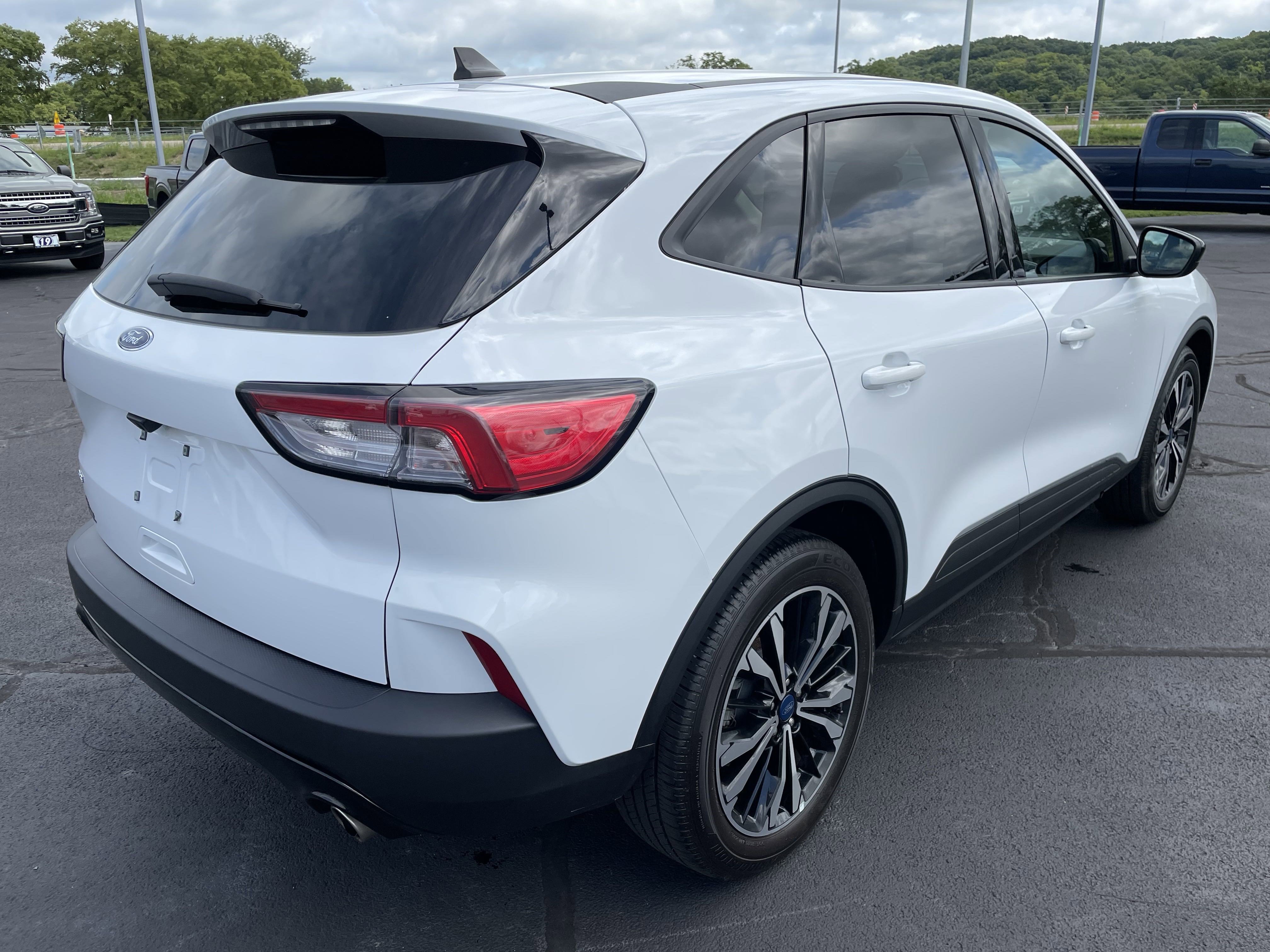 2022 Ford Escape SE photo 4