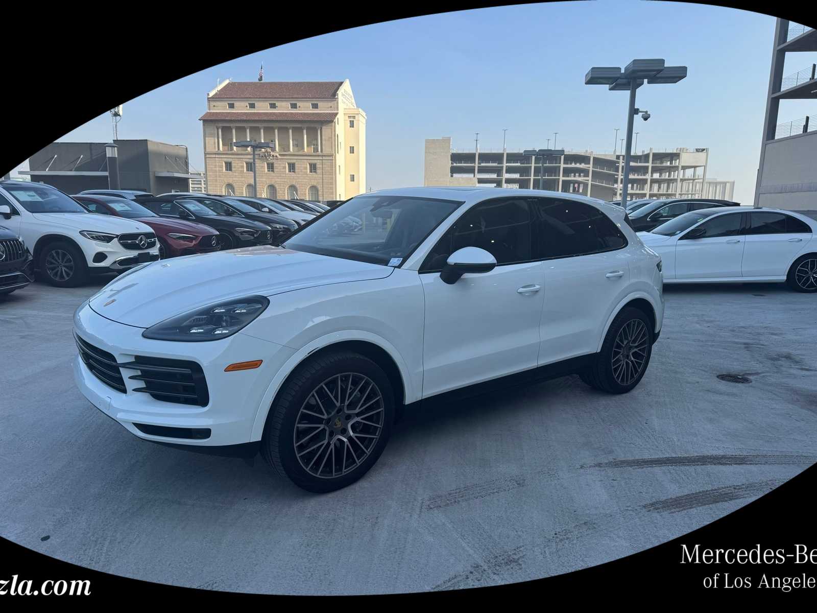 2022 Porsche Cayenne Platinum Edition's photo