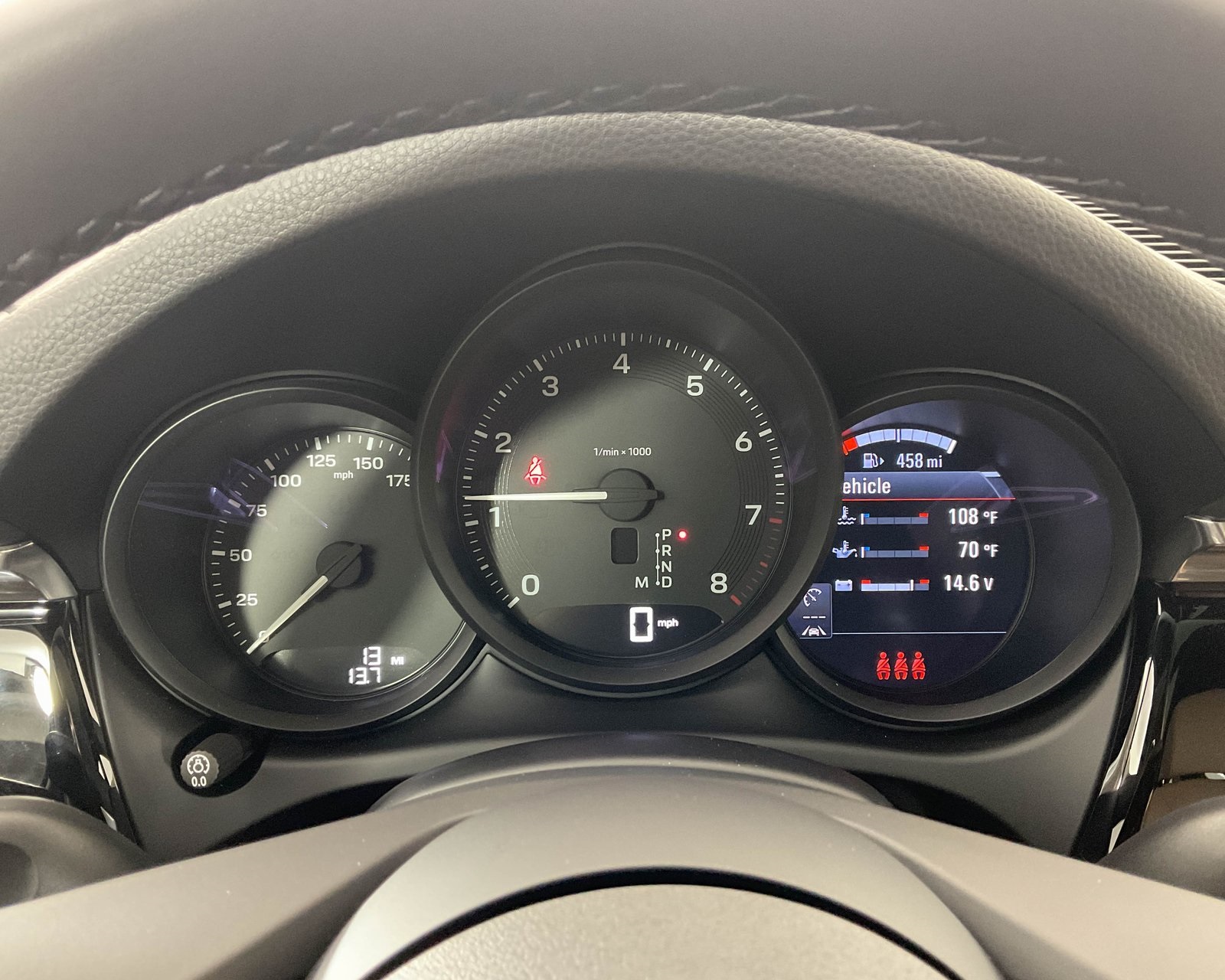 2026 Porsche Macan T photo 19