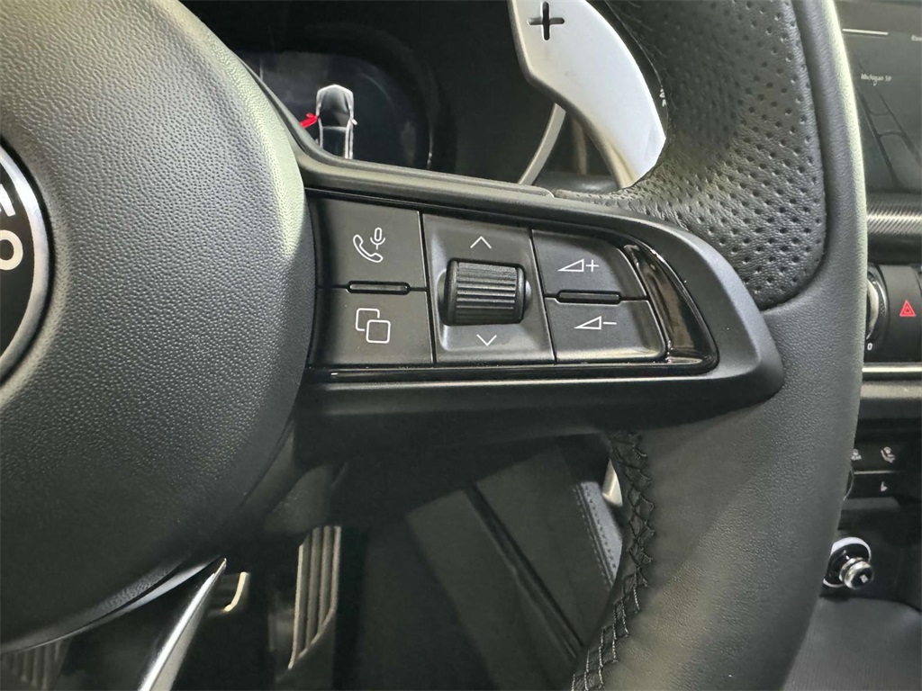 2025 Alfa Romeo Stelvio Sprint photo 12