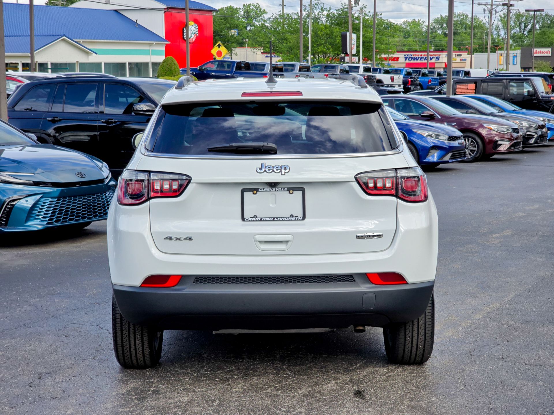 2022 Jeep Compass Latitude Lux photo 16