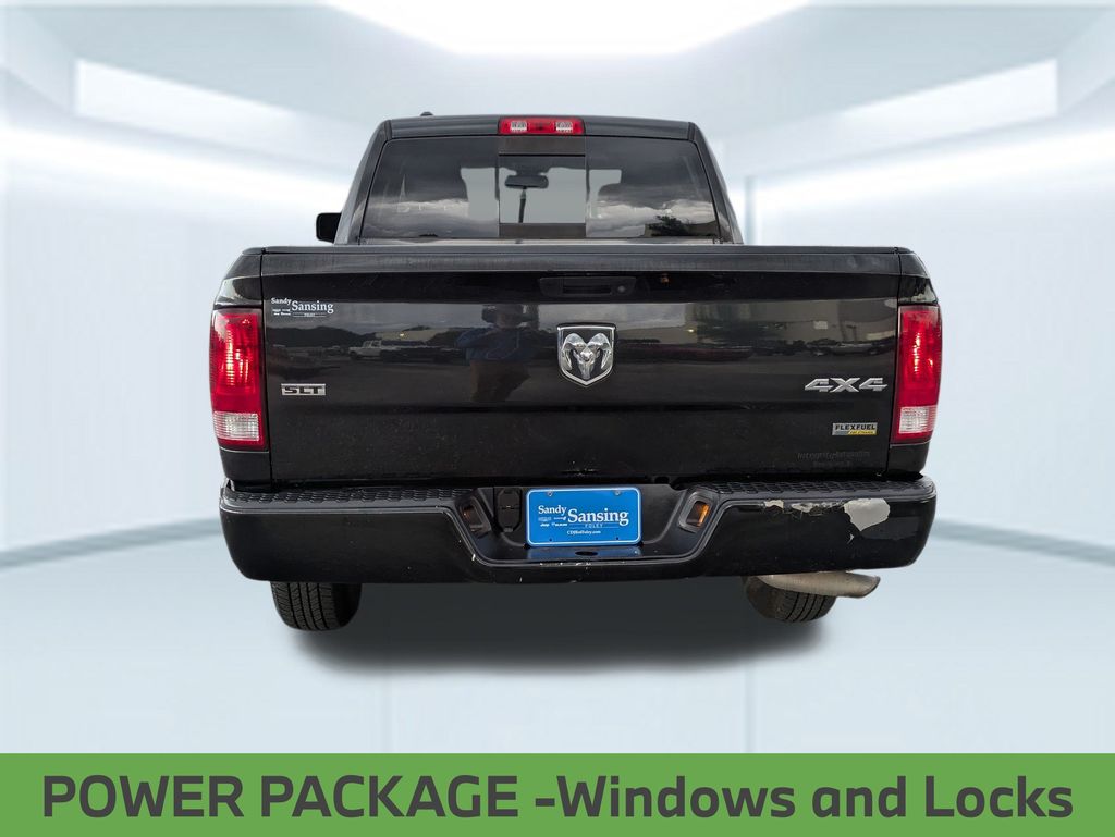 2016 Ram 1500 SLT photo 4