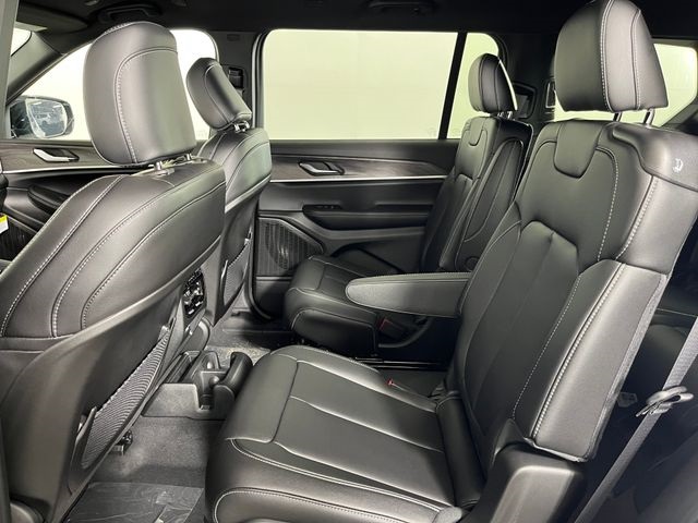 2025 Jeep Grand Cherokee Limited photo 10