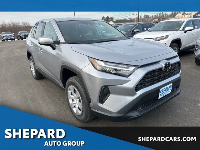 2025 Toyota RAV4 LE's photo