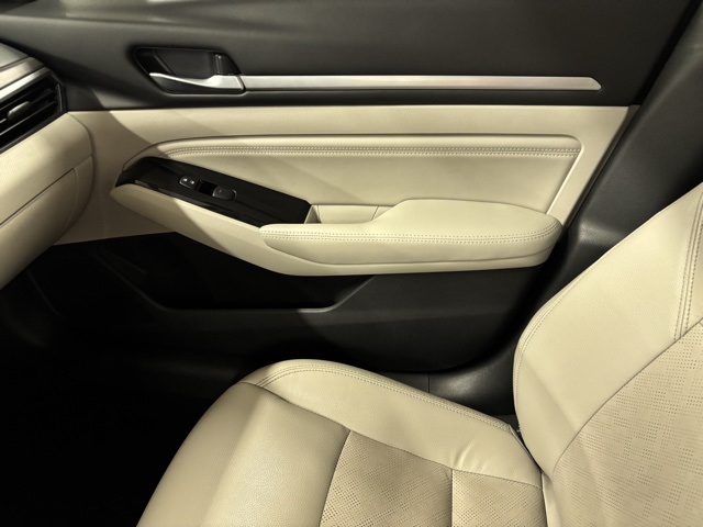2023 Nissan Altima 2.5 SL photo 13