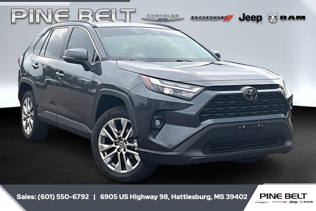 2022 Toyota RAV4 XLE Premium's photo