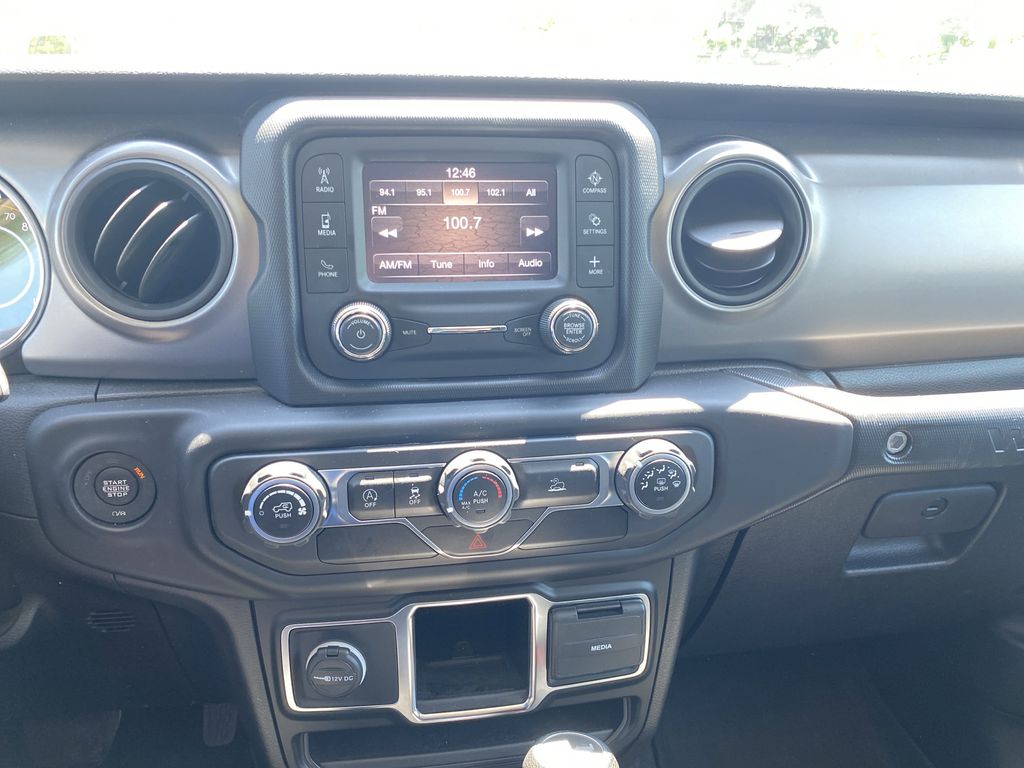 2021 Jeep Wrangler Unlimited Willys photo 6