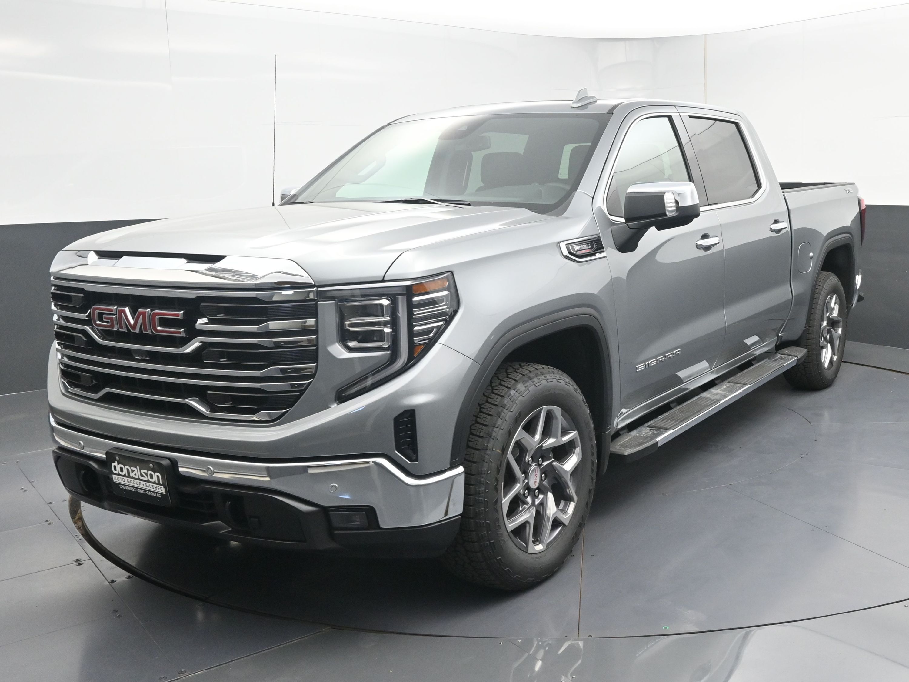 2026 Gmc Sierra 1500 SLT photo 4
