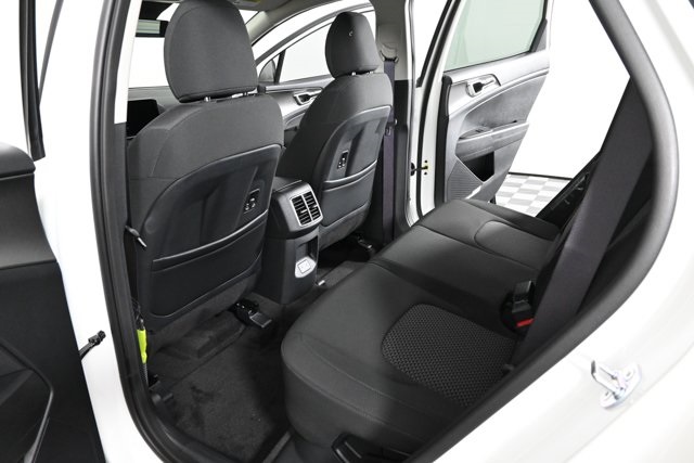 2026 Kia Sportage Hybrid S photo 8