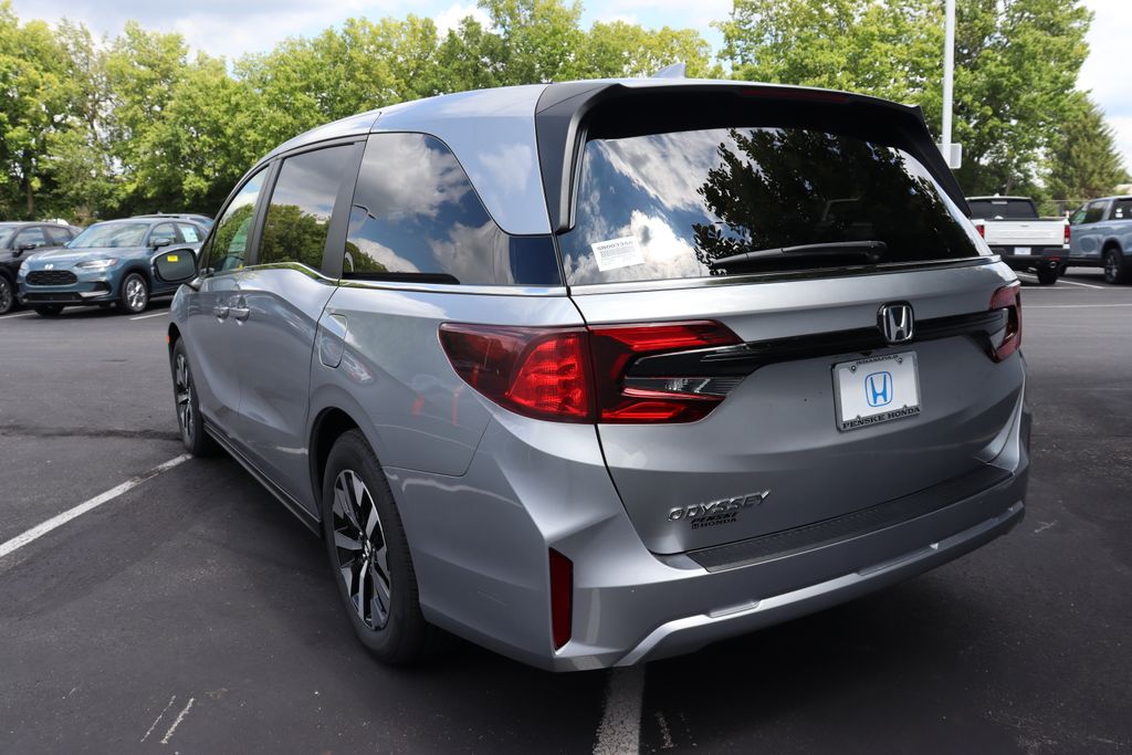 2026 Honda Odyssey EX-L photo 2