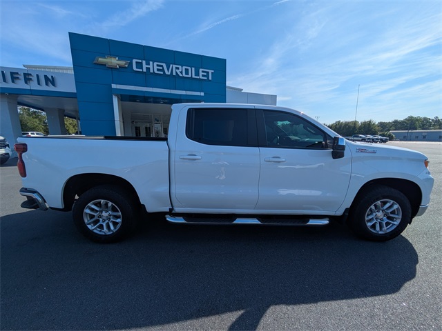 2024 Chevrolet Silverado 1500 LT photo 3