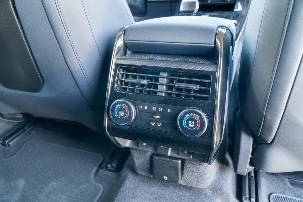 2025 Land Rover Range Rover Sport photo 24