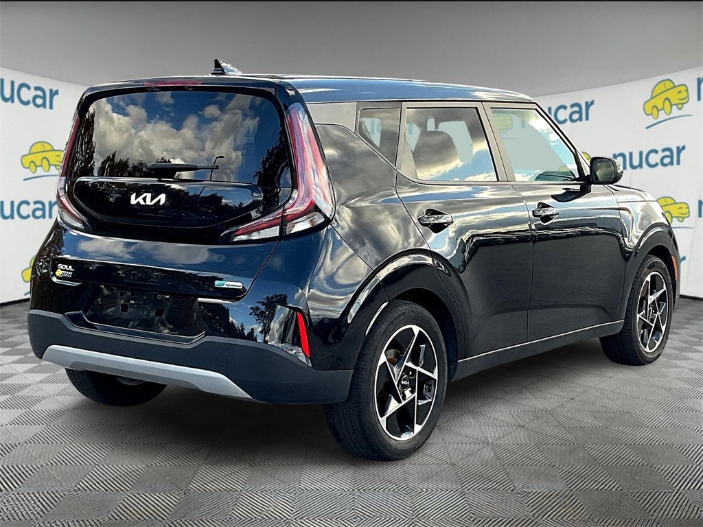 2023 Kia Soul EX photo 4