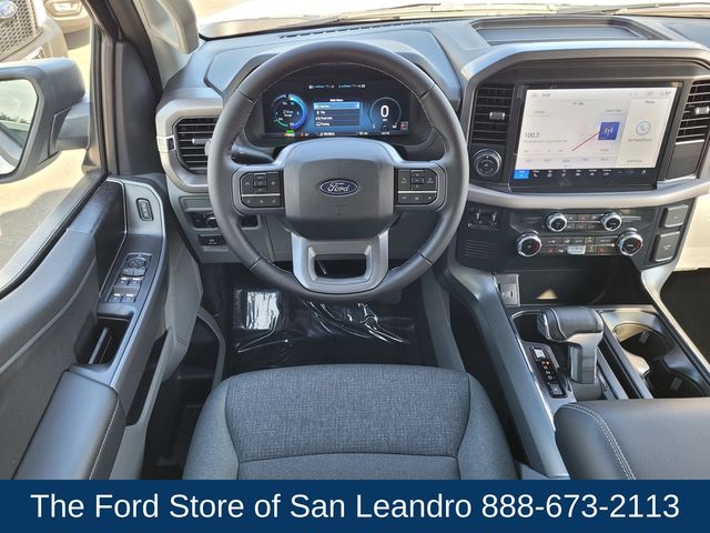 2025 Ford F-150 Lightning XLT photo 10