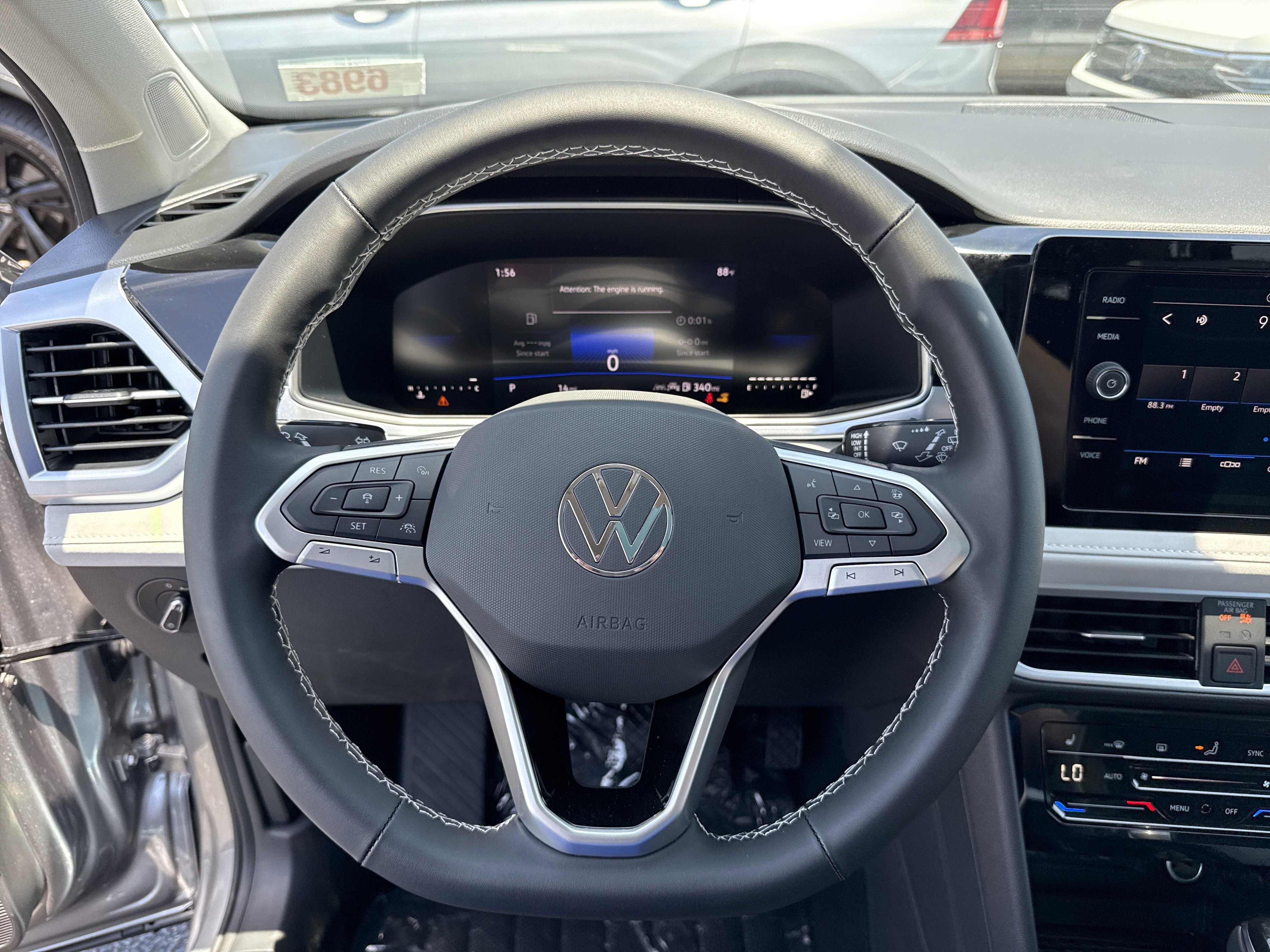 2025 Volkswagen Taos SE photo 3
